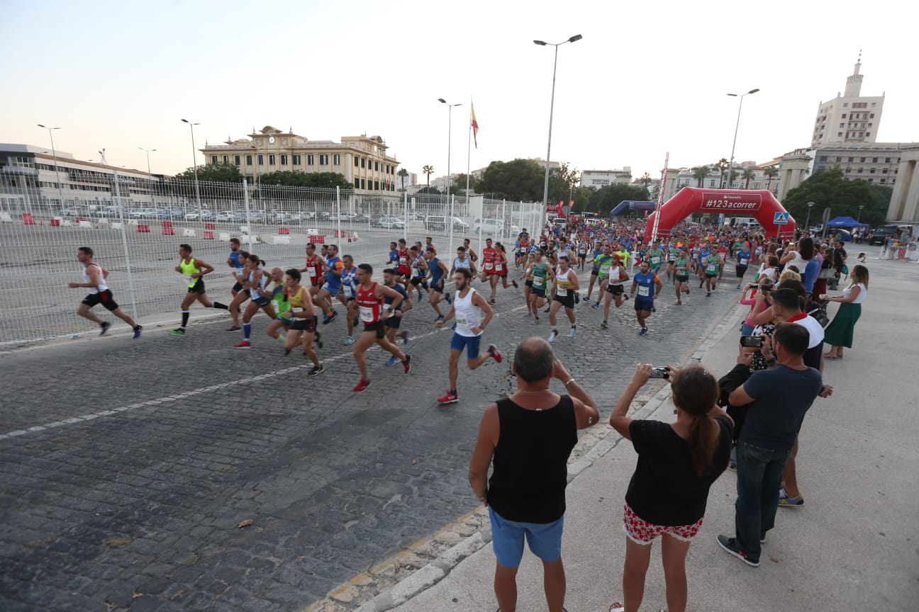 Las fotoas de la III edición de la Carrera Popular de la Policía Nacional en Málaga capital