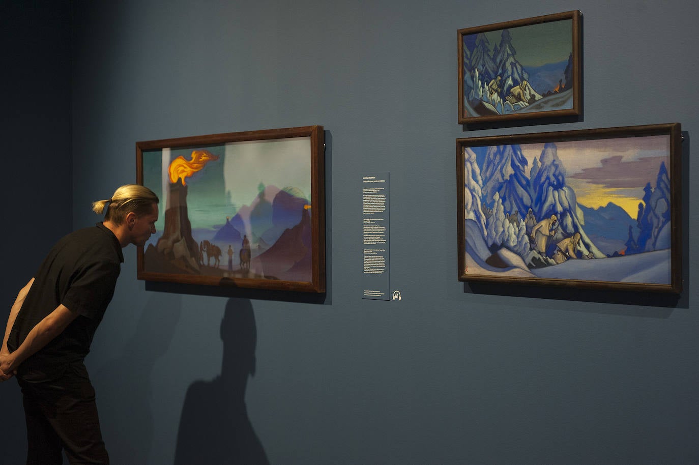 La Colección del Museo Ruso de Málaga descubre la figura expansiva del artista, viajero y promotor cultural en la muestra 'En busca de Shambala'.