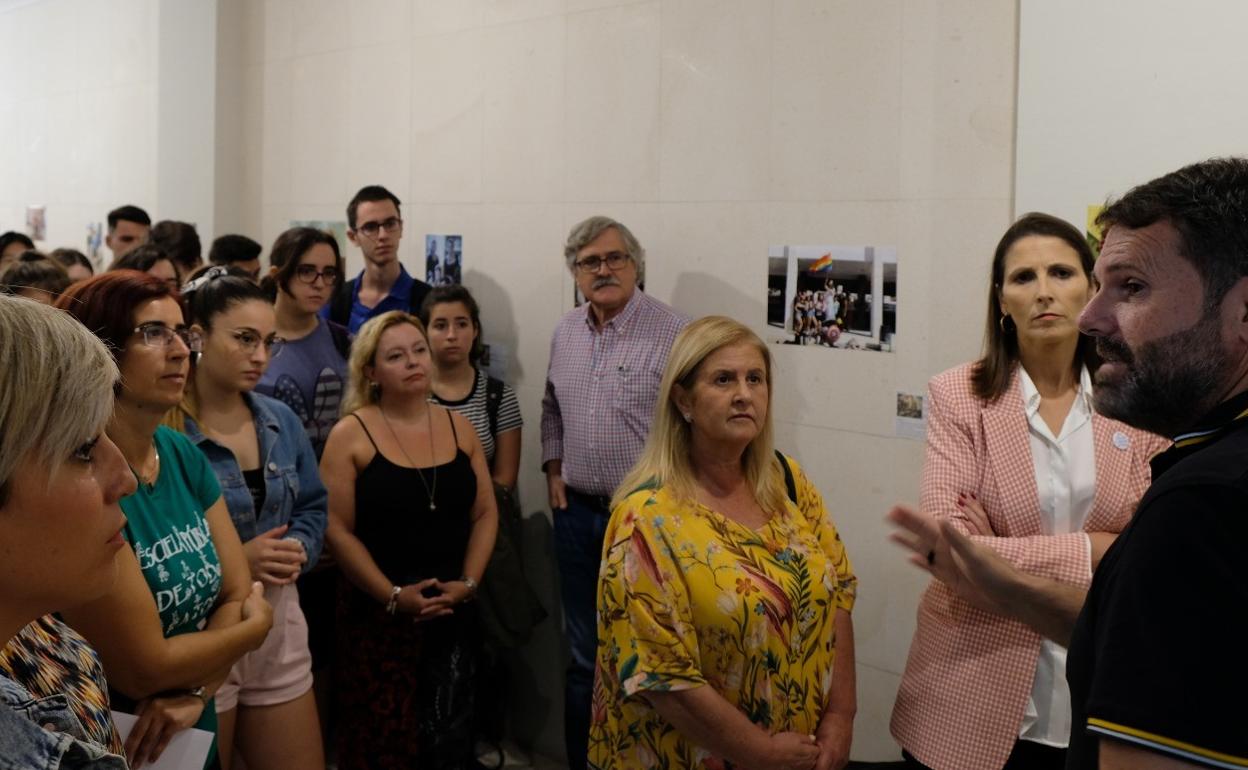El IES Ben Al Jatib de La Cala del Moral recoge material escolar para escuelas africanas
