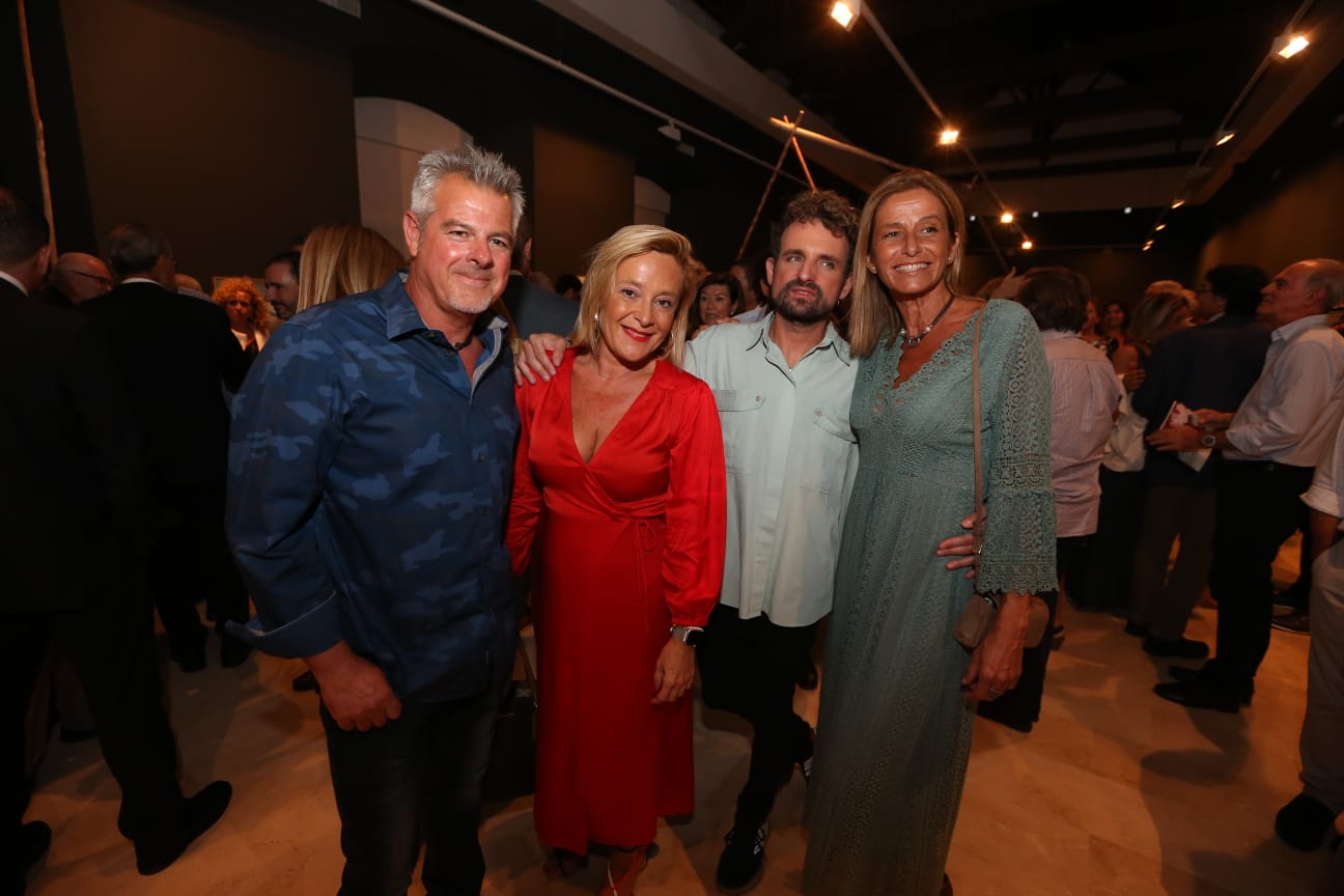 La Sala Italcable abrió sus puertas a esta su primera muestra pictórica