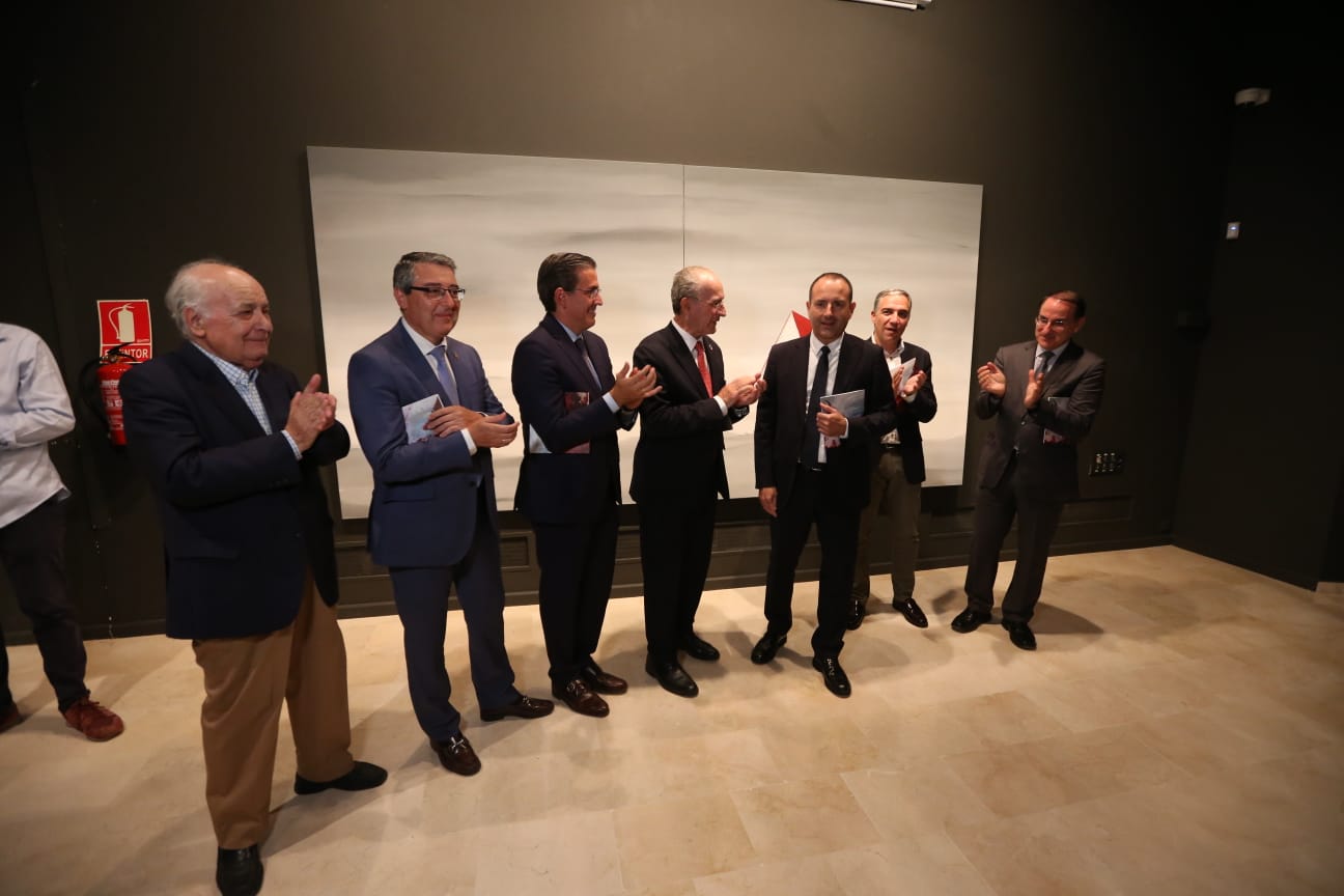 La Sala Italcable abrió sus puertas a esta su primera muestra pictórica