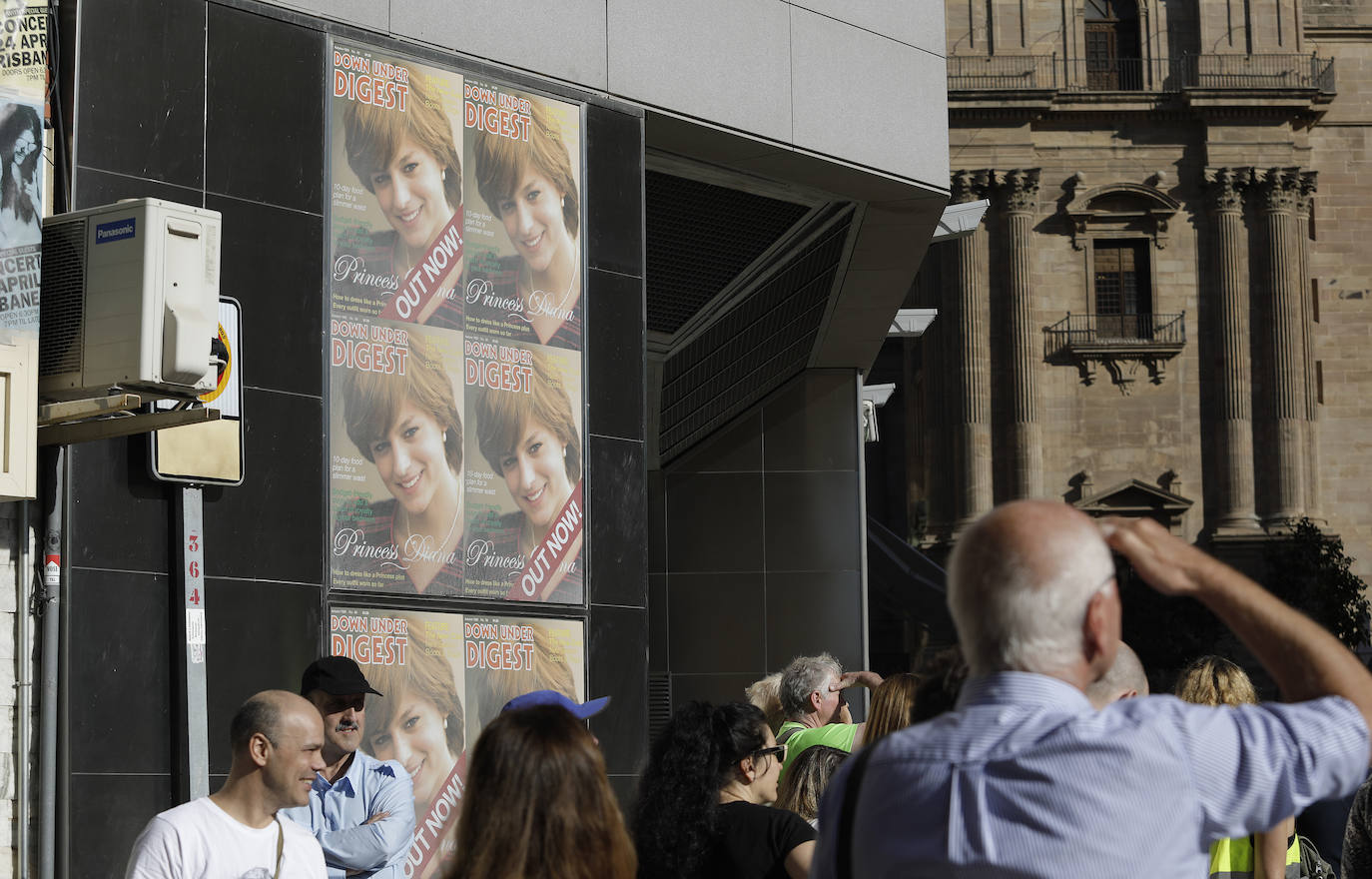 Fotos: El rodaje de &#039;The Crown&#039; por el centro de Málaga, en imágenes