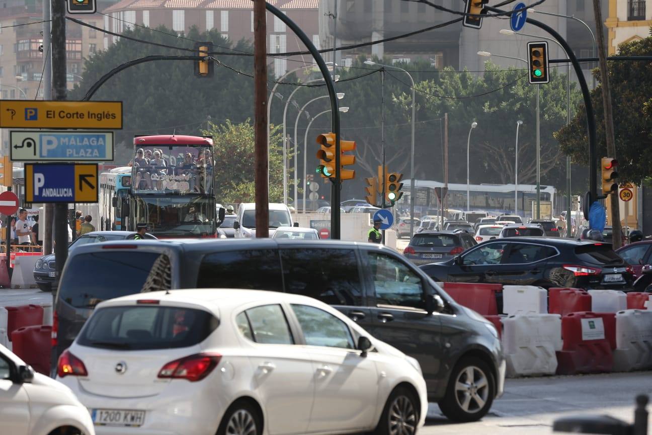 Los coches vuelven a circular en sentido sur por la Alameda de Colón