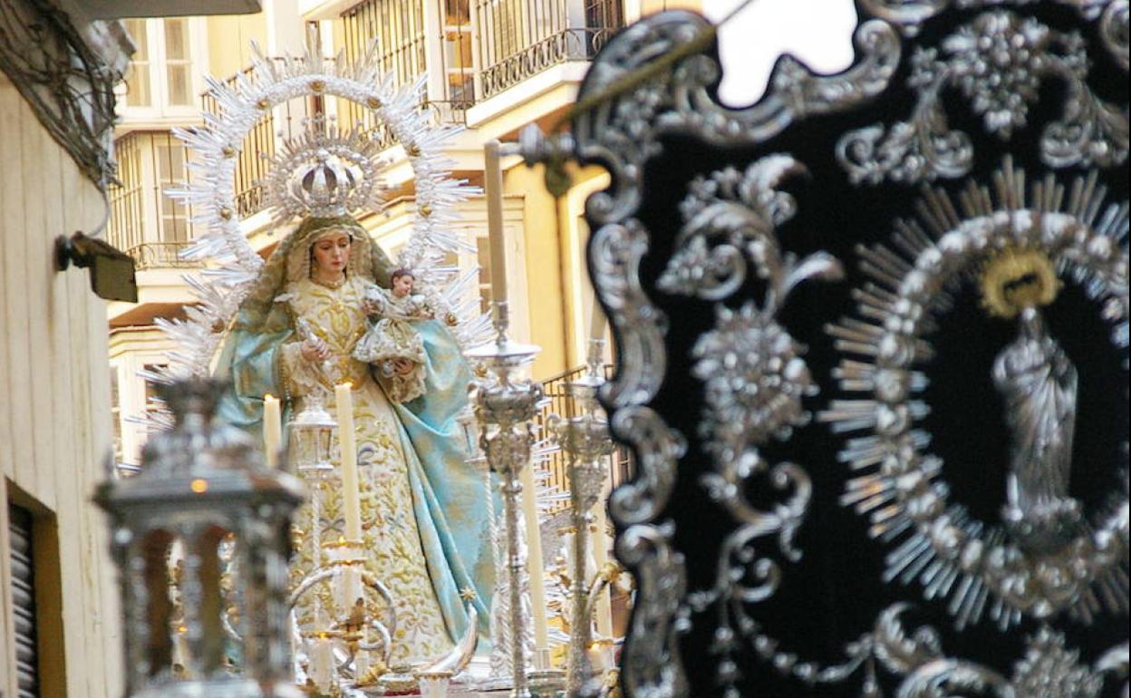 La Virgen de la Oliva, en la procesión que protagonizó en el año 2005. 