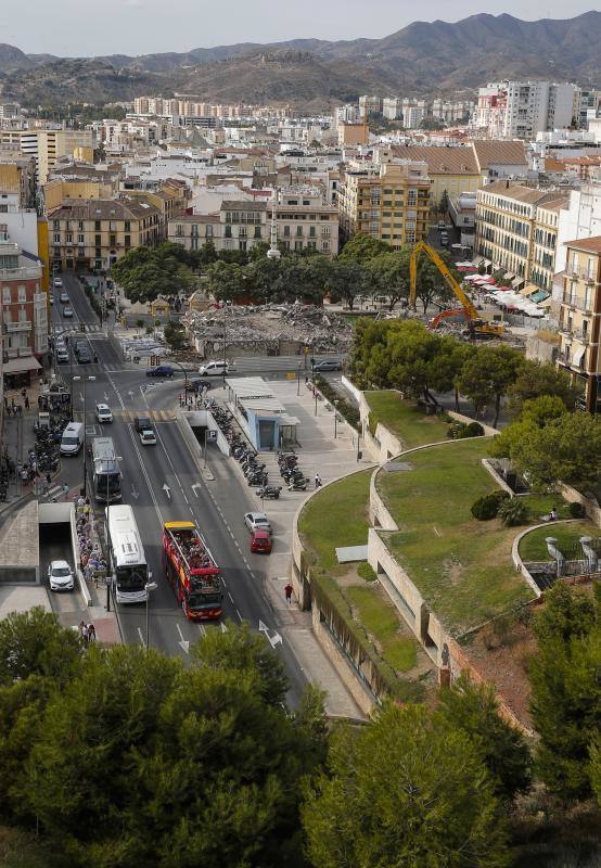 En su derribo se han afanado durante los últimos días los operarios de la empresa Construcciones y Desmontes Ribera Navarra