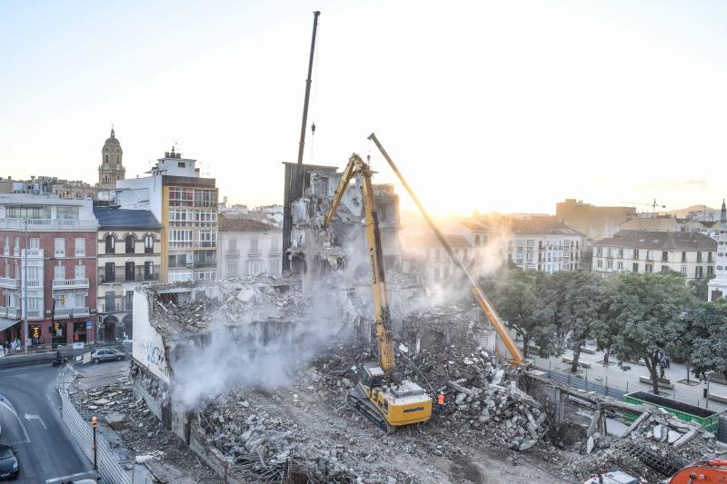 En su derribo se han afanado durante los últimos días los operarios de la empresa Construcciones y Desmontes Ribera Navarra