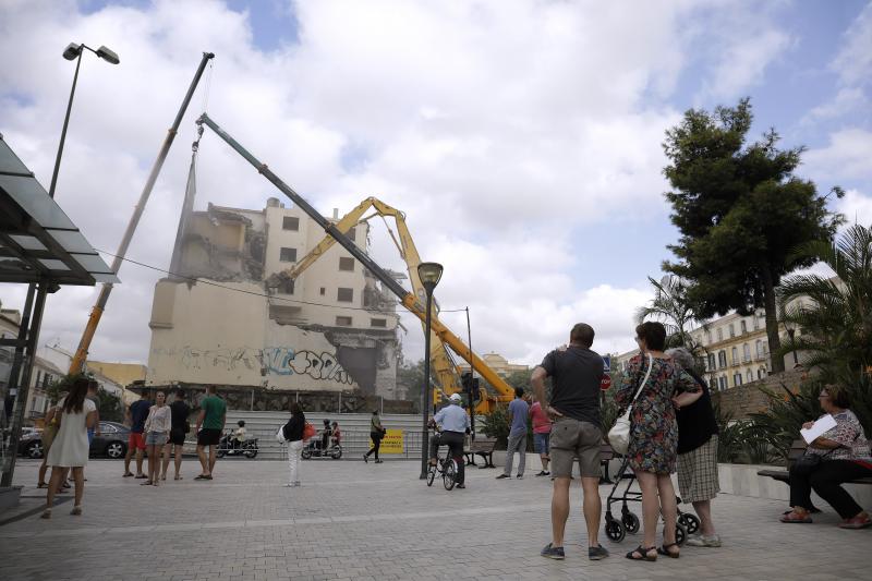 En su derribo se han afanado durante los últimos días los operarios de la empresa Construcciones y Desmontes Ribera Navarra