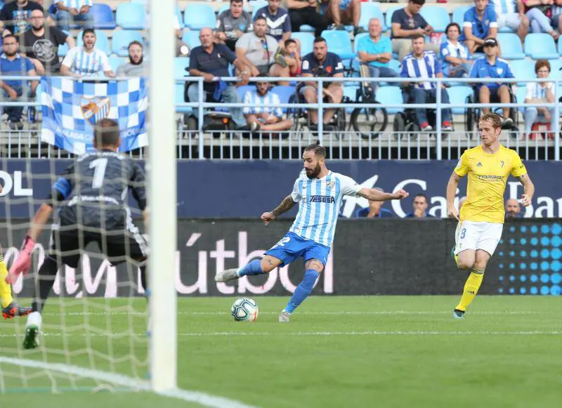 El Málaga volvió a encajar una derrota (1-2). 