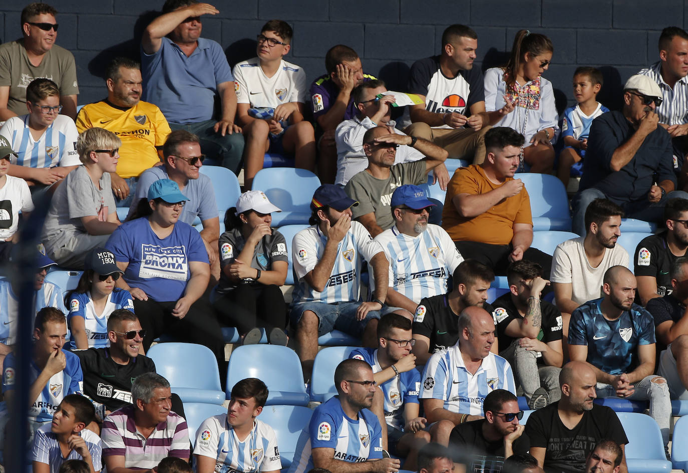 Los aficionados apoyan en La Rosaleda al equipo pese a que volvió a perder