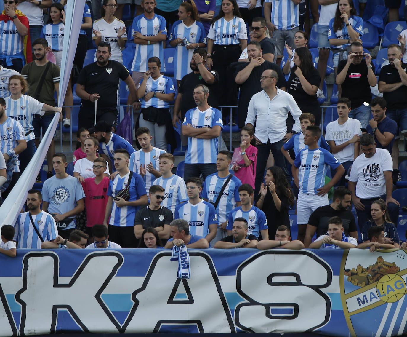 Los aficionados apoyan en La Rosaleda al equipo pese a que volvió a perder