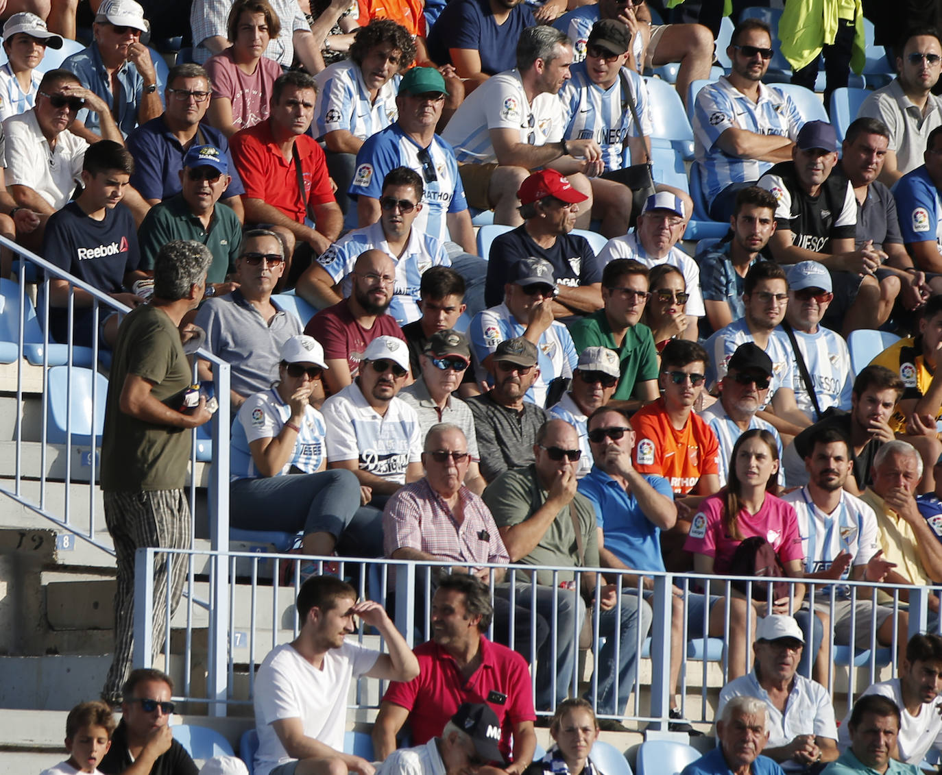 Los aficionados apoyan en La Rosaleda al equipo pese a que volvió a perder