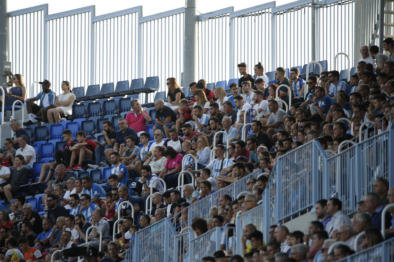 Los aficionados apoyan en La Rosaleda al equipo pese a que volvió a perder