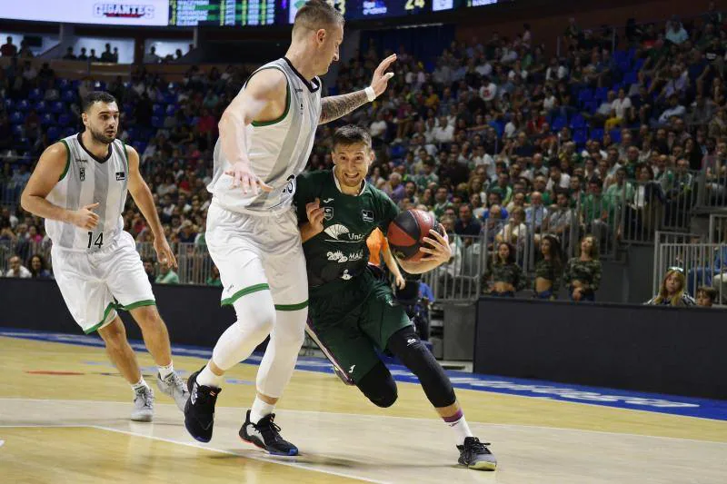 Victoria del Unicaja frente al Joventut (77-65). 