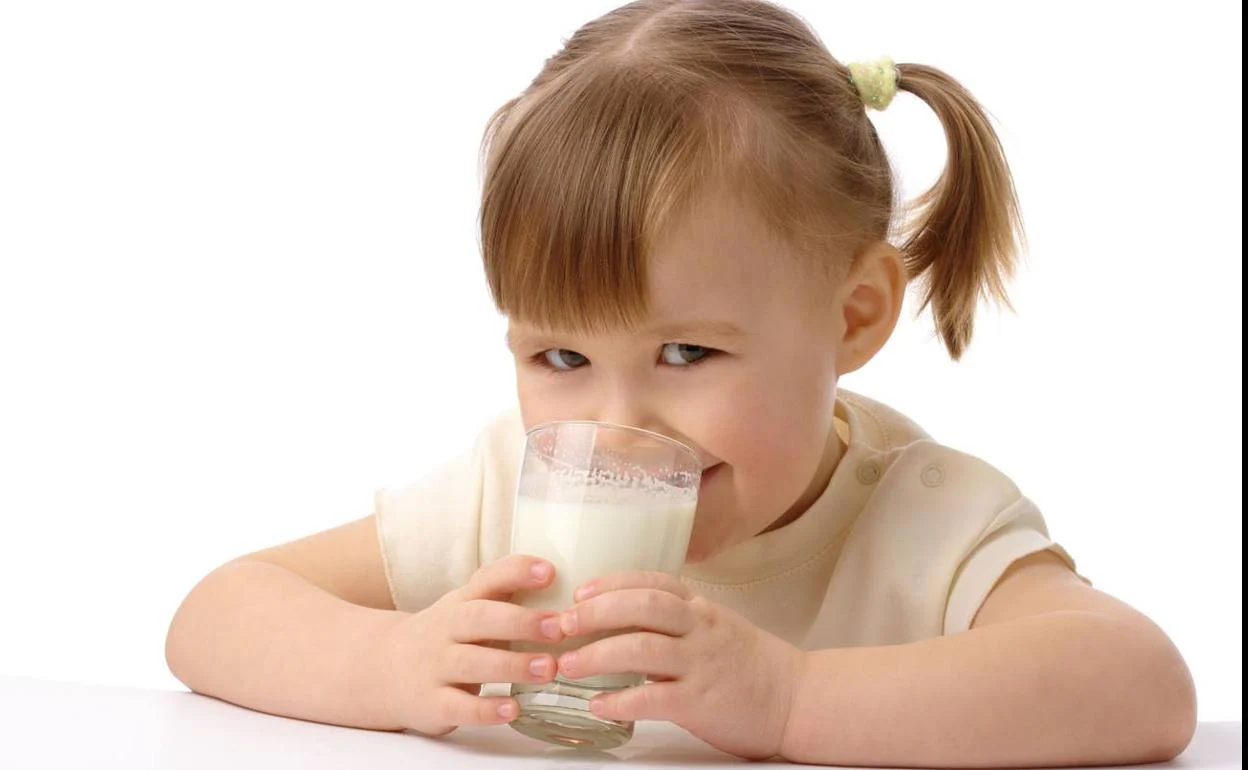 ¿Qué leche y cuánta cantidad deben tomar los niños menores de 5 años?