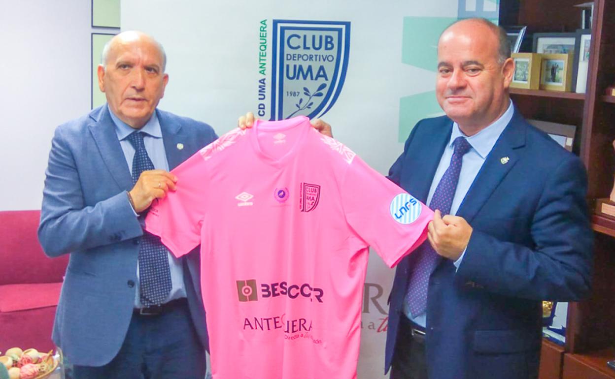 Montiel y Barón, posan juntos con la tercera equipación del conjunto. 