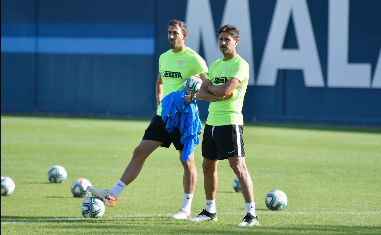 Víctor junto al segundo entrenador David Dóniga, en el entrenamiento del viernes.