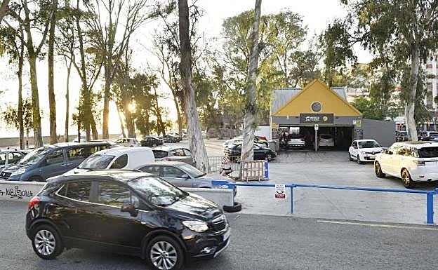 El recinto de Pedregalejo quedó clausurado por la Policía Local ayer por la tarde. 