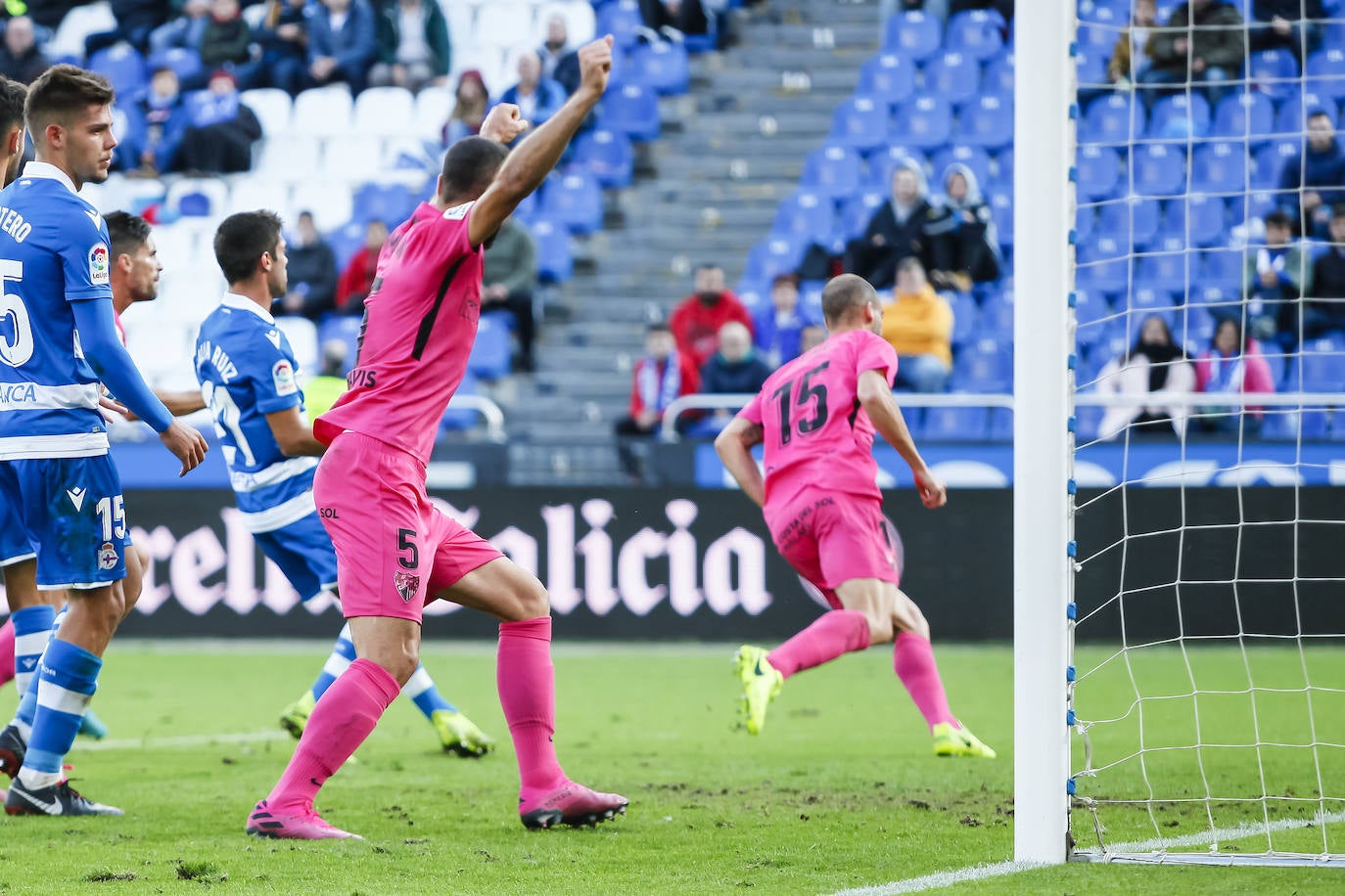 Las mejores imágenes de la victoria del Málaga en Riazor 