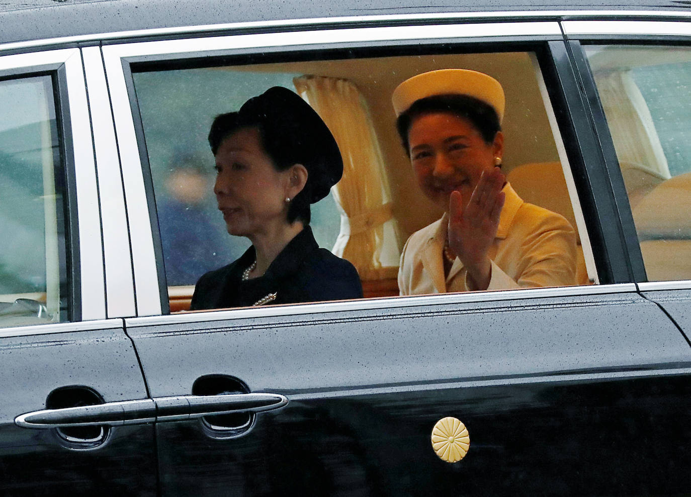 La emperatriz japonesa Masako llega al Palacio Imperial.