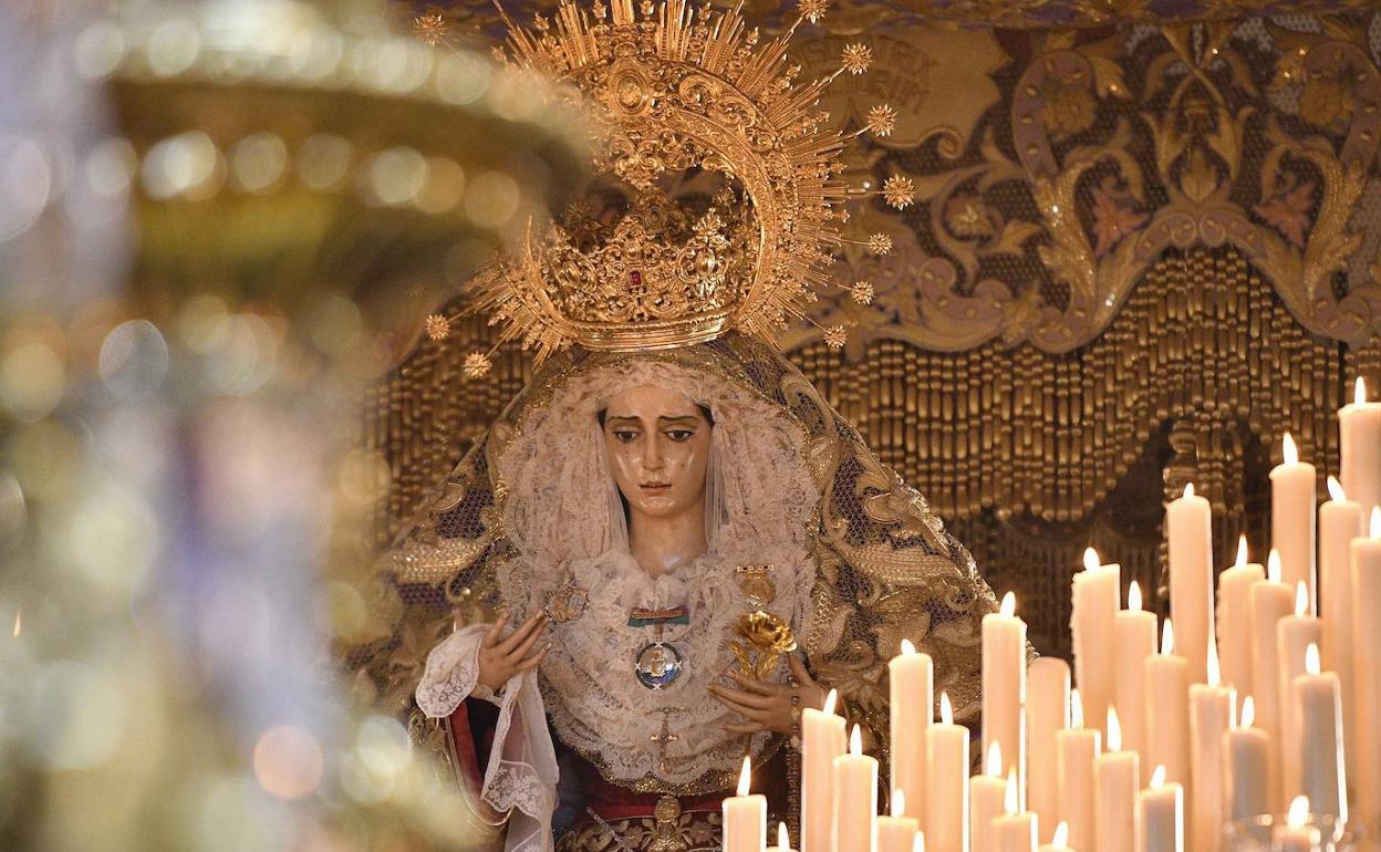 La Virgen de Consolación y Lágrimas en su salida del Miércoles Santo. 