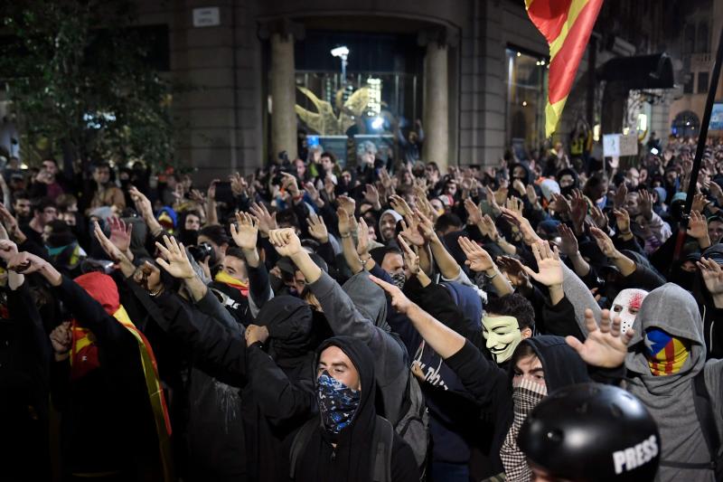 Fotos: La violencia vuelve a las calles de Barcelona