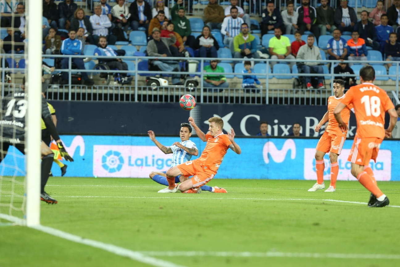 Fotos: Las mejores imágenes del Málaga - Real Oviedo