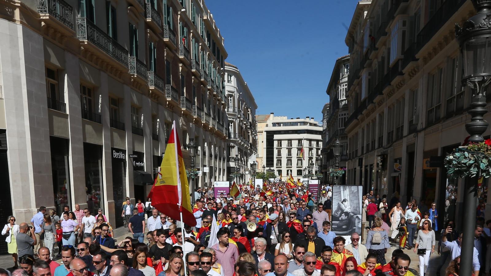 PP, Ciudadanos y Vox marchan juntos en la manifestación en solidaridad con Cataluña y con unos 2.200 asistentes según la Policía Nacional