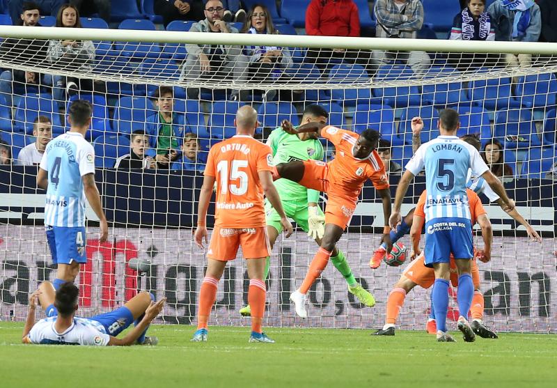 Fotos: Las mejores imágenes del Málaga - Real Oviedo