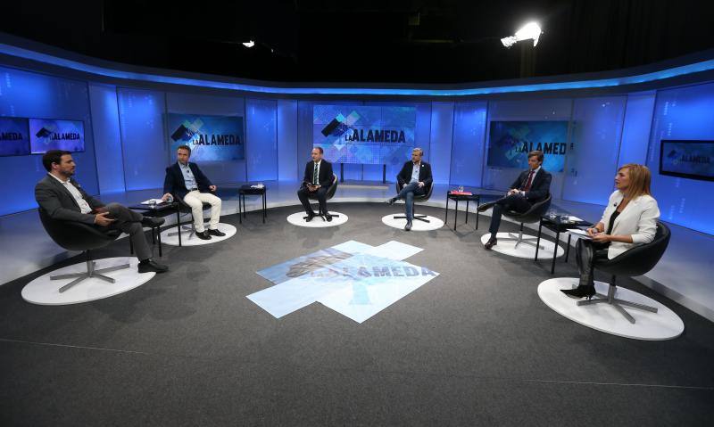 Ignacio López (PSOE), Guillermo Díaz (Cs), Pablo Montesinos (PP), Alberto Garzón (Unidas Podemos) y Patricia Rueda (Vox) participan en un debate de SUR y 101TV