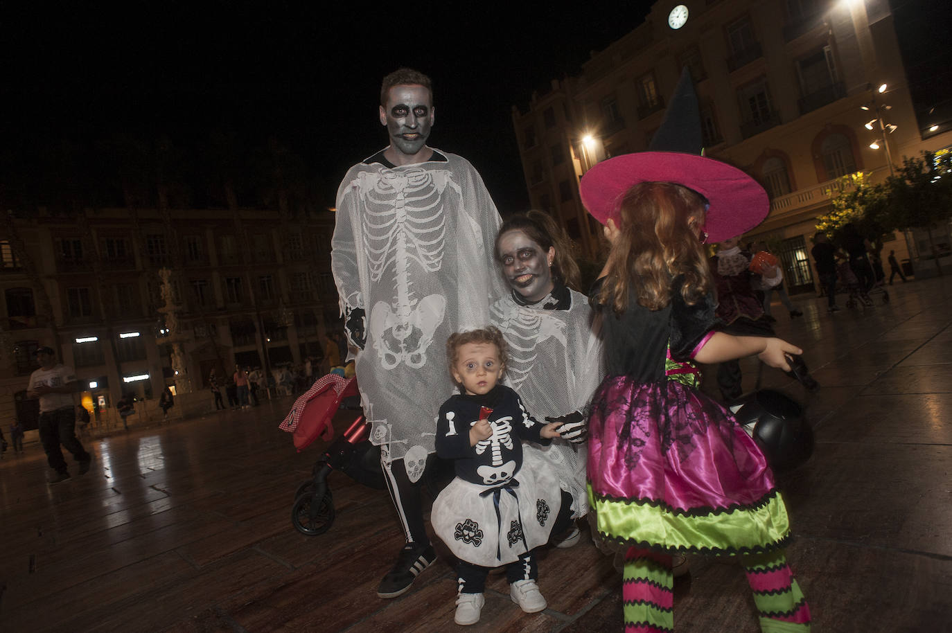 Disfraces para la Noche de Brujas en la calle Larios