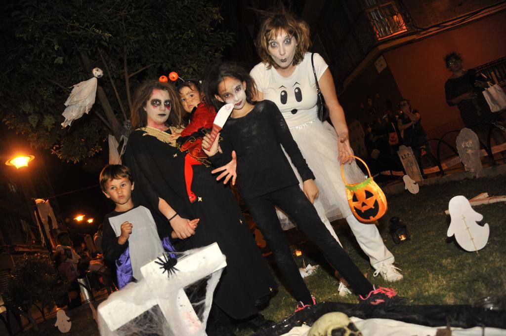 Niños de Cruz de Humilladero, en los actos de la noche de Halloween 