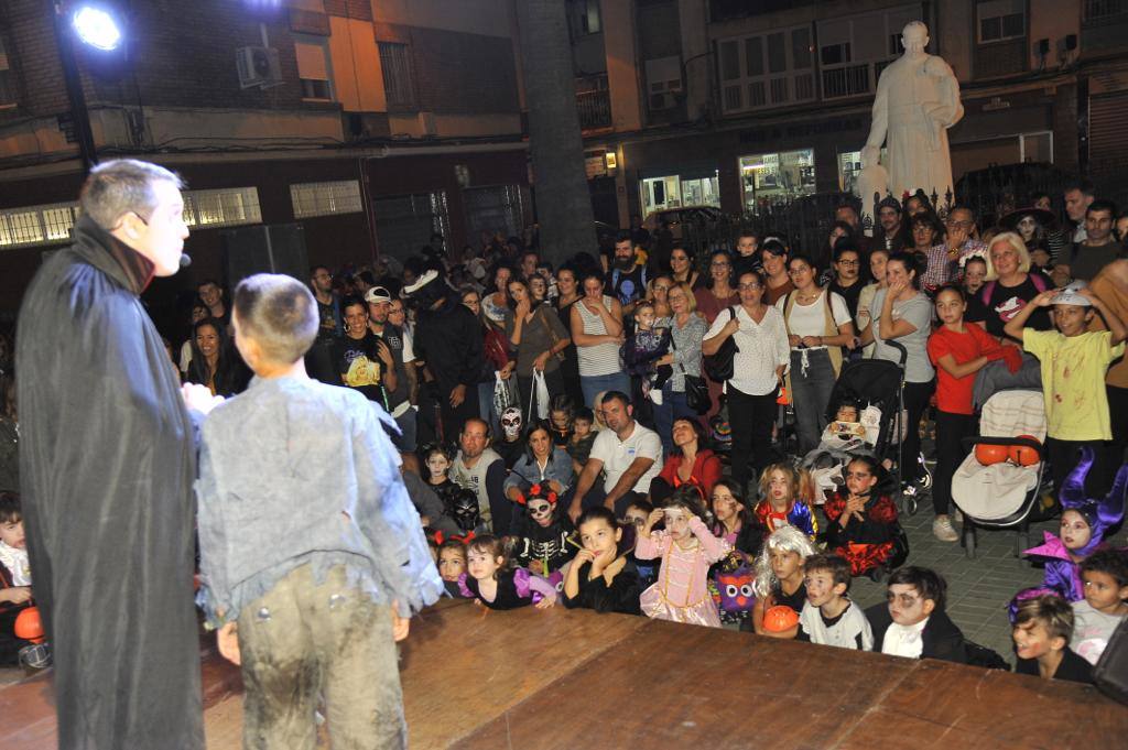 Niños de Cruz de Humilladero, en los actos de la noche de Halloween 