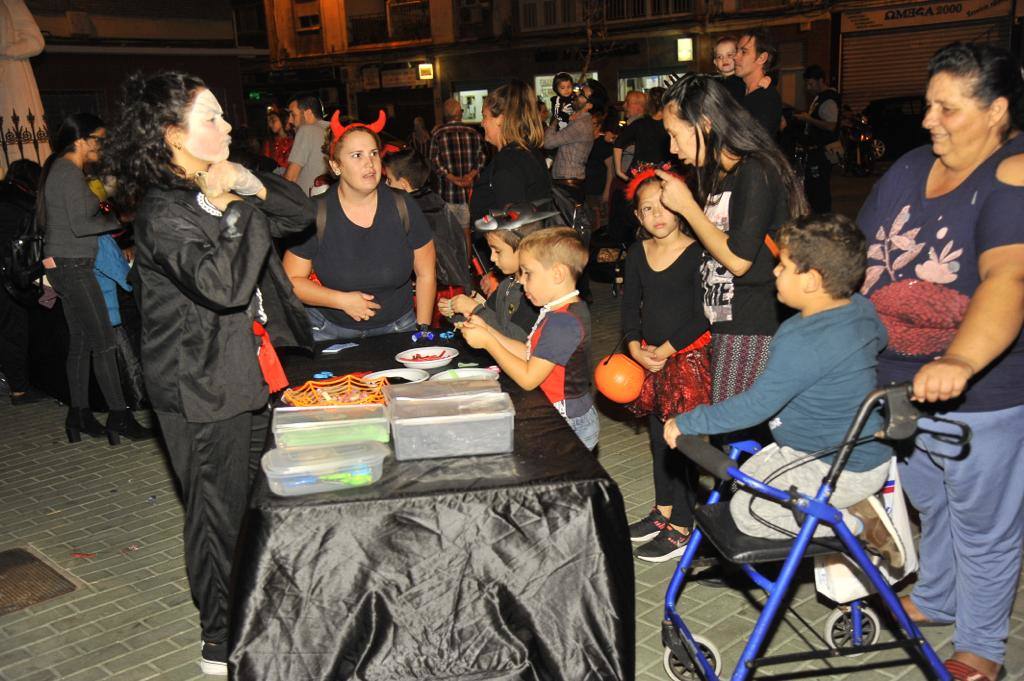 Niños de Cruz de Humilladero, en los actos de la noche de Halloween 