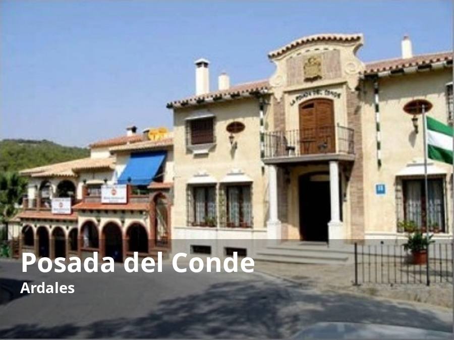 A un paso del sendero que lleva hasta El Caminito del Rey, se encuentra este coqueto hotel rural situado en el término municipal de Ardales. Además de ser un sitio idóneo para disfrutar de la famosa pasarela de los Desfiladeros de los Gaitanes, lo es también para hacer otras visitas de interés por el entorno más cercano, como las ruinas de Bobastro, el Mirador de los Tres Embalses o la necrópolis de las Aguilillas. También hay rutas de senderismo que parten de allí o de los alrededores, como la del Gaitanejo. También desde allí se pueden hacer dos etapas de la Gran Senda de Málaga, la que lleva hasta Campillos y la que conduce hasta el pueblo de Ardales. Y, después de tantas visitas, nada mejor que cenar en su restaurante al calor de sus chimeneas. En otoño una habitación doble tiene un precio medio de unos 70 euros.