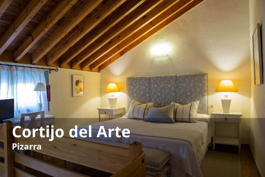 Para disfrutar del Valle del Guadalhorce hay varias opciones muy recomendables. Entre ellas, las que ofrece este hotel situado en el territorio de Pizarra. Apartado del casco urbano, el establecimiento tiene entre otros atractivos estar vinculado a un museo muy heterogéneo, donde se pueden encontrar piezas arqueológicas, utensilios y herramientas de interés etnográfico y obras de arte. Además, este hotel es de sobra conocido por su restaurante. El hotel Cortijo del Arte también es idóneo para practicar senderismo, ya que en Pizarra existen varias rutas de interés, entre ellas una de las etapas de la conocida como Gran Senda del Guadalhorce. En otoño por unos 50 euros aproximadamente se puede reservar una habitación doble.