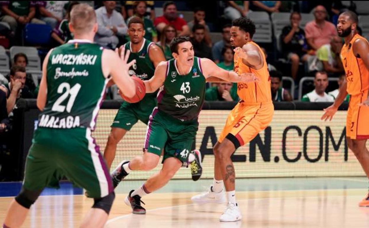 Suárez y Elegar no entrenaron pero sí viajaron