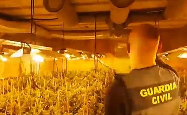 La nueva vida para los aires acondicionados de los 'narcos': climatizar colegios