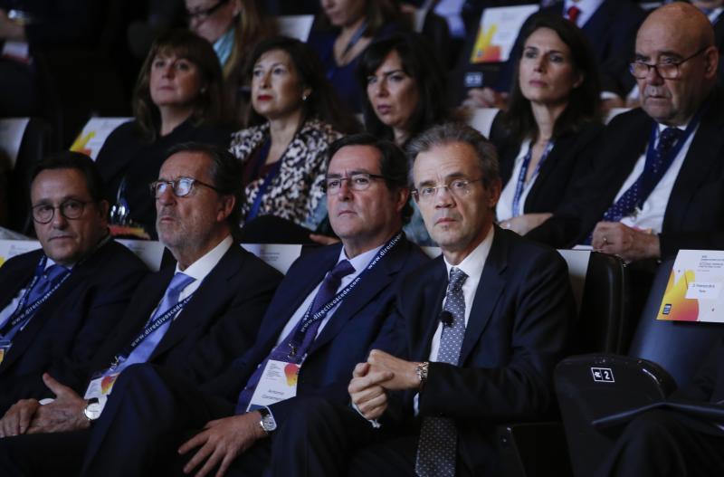 Entre los asistentes se encuentran referentes internacionales como el actor y empresario malagueño Antonio Banderas; el presidente de SEAT, Luca de Meo; el consejero delegado de Repsol, Josu Jon Imaz, y el presidente de CaixaBank, Jordi Gual.