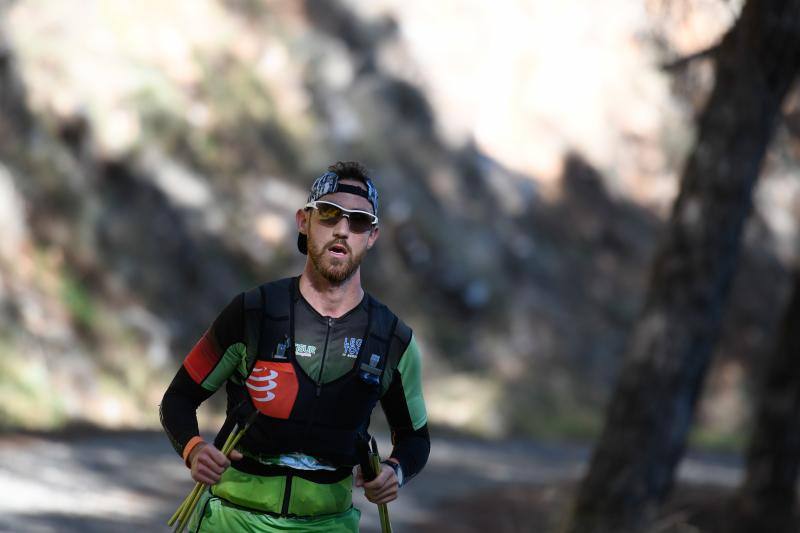 Imágenes de la 18ª edición del mítico recorrido por la sierra alhaurina donde han participado un total de 1.450 corredores 