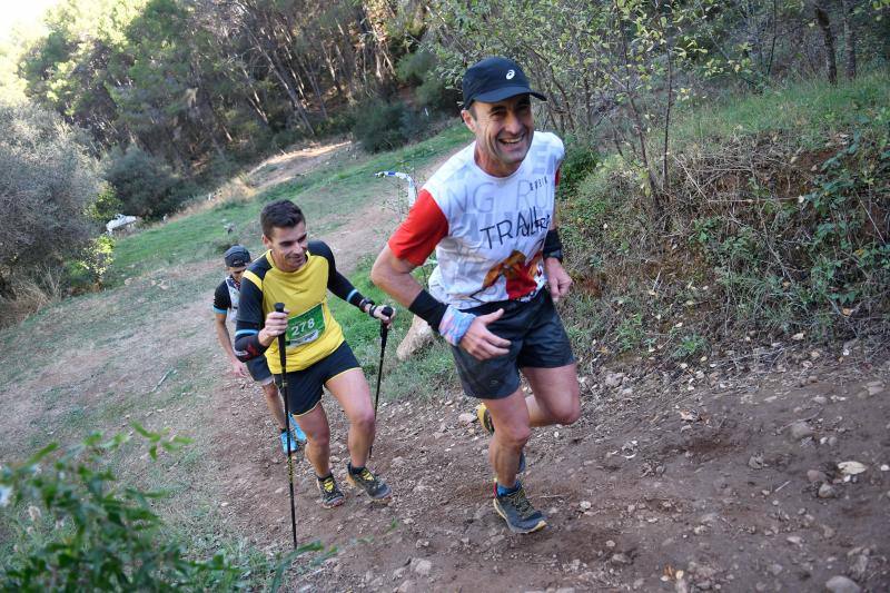 Imágenes de la 18ª edición del mítico recorrido por la sierra alhaurina donde han participado un total de 1.450 corredores 