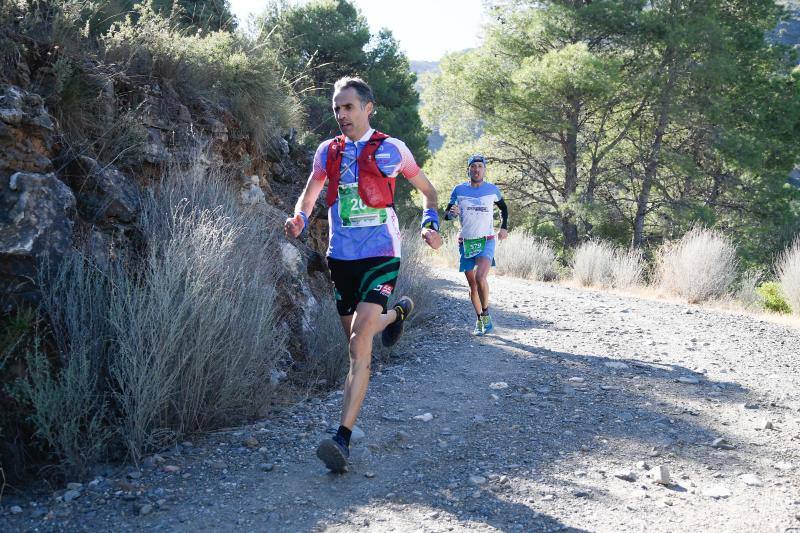 Imágenes de la 18ª edición del mítico recorrido por la sierra alhaurina donde han participado un total de 1.450 corredores 