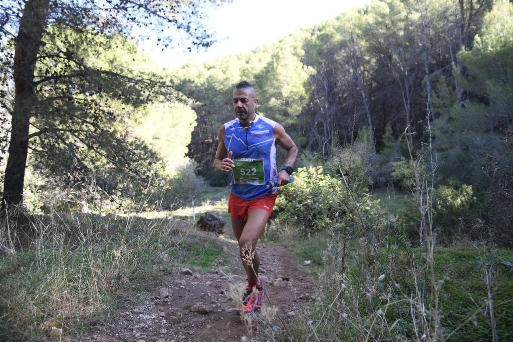 Imágenes de la 18ª edición del mítico recorrido por la sierra alhaurina donde han participado un total de 1.450 corredores 