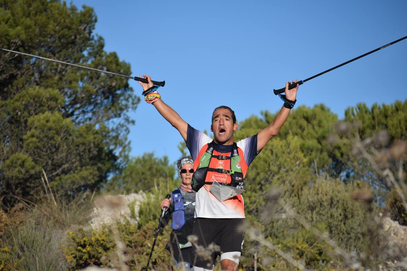 Imágenes de la 18ª edición del mítico recorrido por la sierra alhaurina donde han participado un total de 1.450 corredores 