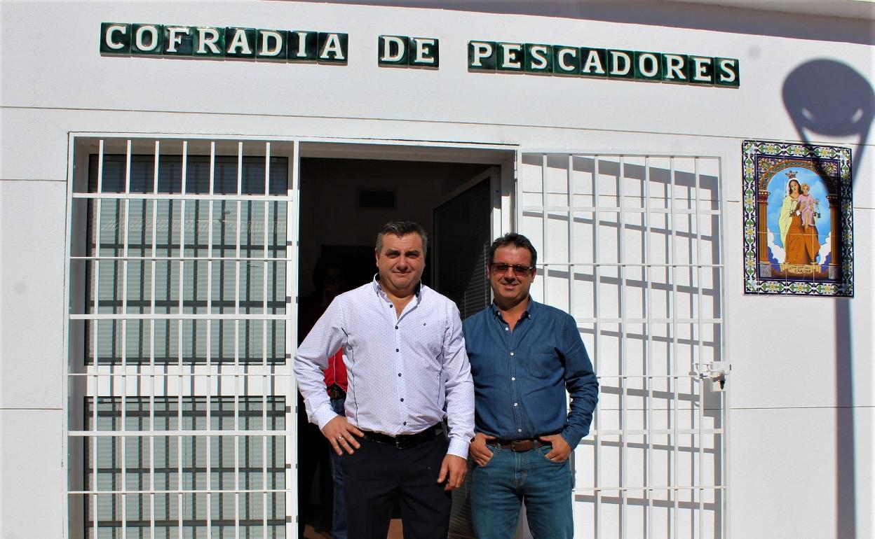 El patrón mayor, Manuel Haro, junto a su segundo, Jerónimo Sánchez. 