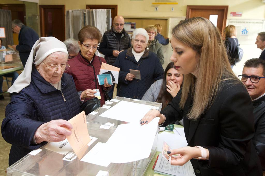 Repaso en imágenes de la jornada electoral del 10N