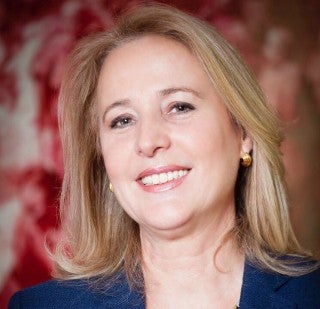 Lourdes Méndez Monasterio. (Abogada). En sus casi tres décadas de militancia en el PP, ha sido concejala en San Javier y diputada en la Asamblea Regional de Murcia y en el Congreso, además de consejera de Trabajo en el Gobierno de Valcárcel. Madre de seis hijos y miembro del Opus Dei, Lourdes Méndez preside la Asociación Familia y Dignidad Humana, contraria al matrimonio entre personas del mismo sexo y a la «ideología de género». También es coordinadora de la Plataforma por las Libertades, cuyo objetivo es combatir las leyes de igualdad LGTB, y se sumó a la plataforma One Of Us contra el aborto y la eutanasia, impulsada por Jaime Mayor Oreja.
