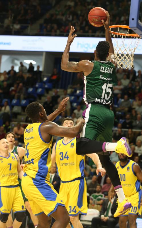 El Unicaja se mostró muy superior al conjunto polaco 