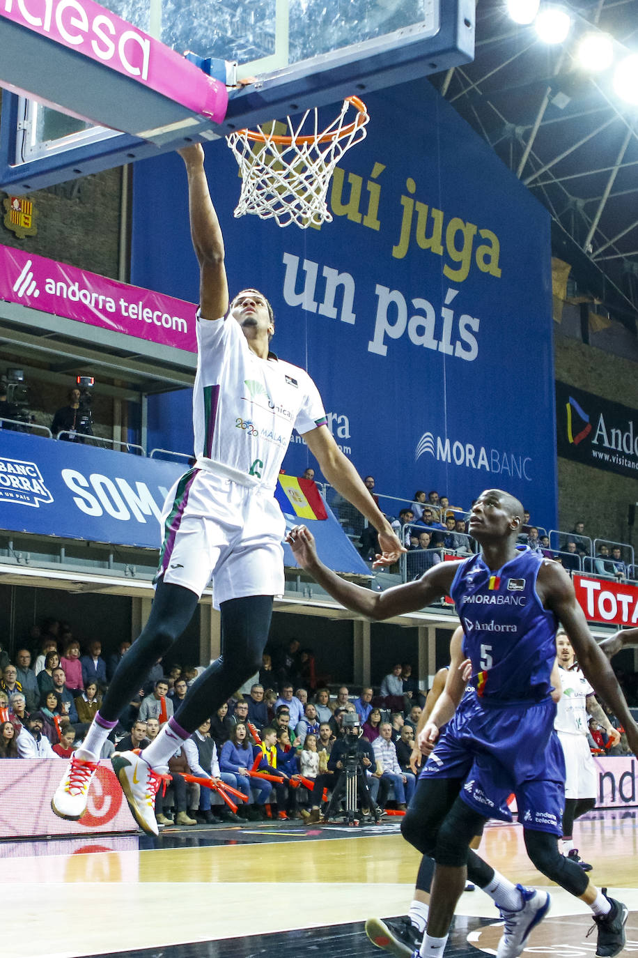 El Unicaja cae en la cancha del Andorra