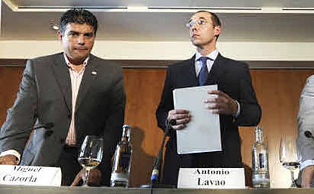 En una rueda de prensa en Hamburgo en 2011. 