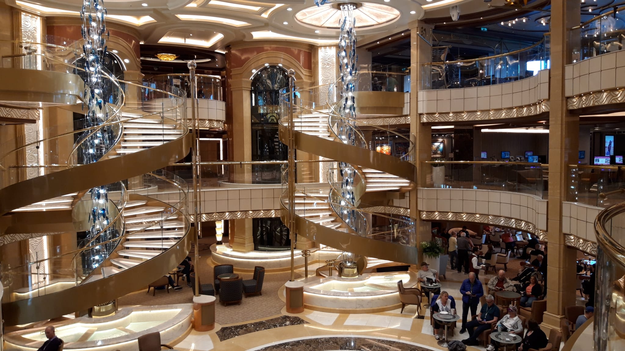 El nuevo barco de la compañía de cruceros de lujo Princess ha atracado en la capital malagueña apenas un mes después de su inauguración 